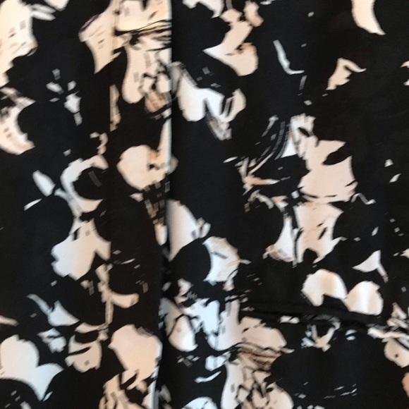 Black & white tunic top - Picture 2 of 9